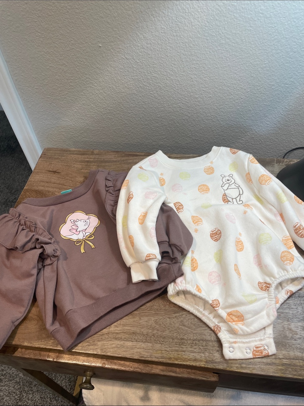 Girls Cozy Marie Sweater & Cream Winnie the Pooh Bodysuit Set size 12-18 Months